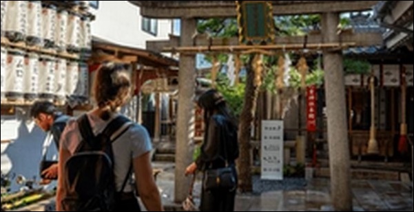 神社参拝やパワースポット巡りをする